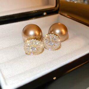 Chic Pearl Diamond Gold Stud Earrings